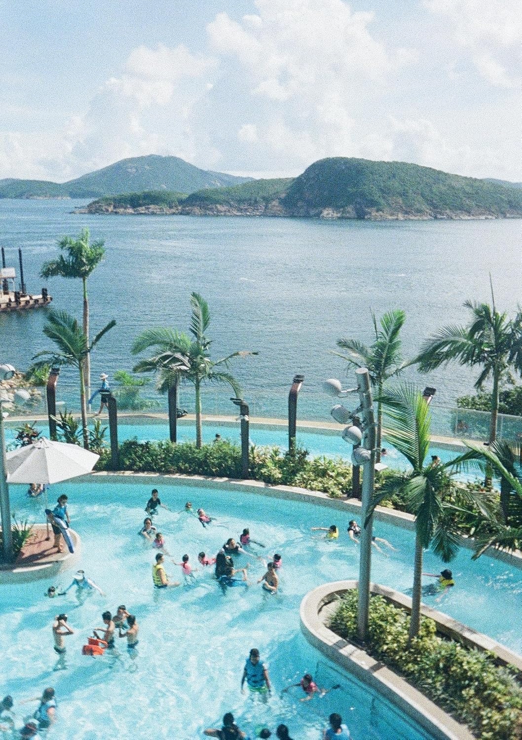 image:imageKODAK EKTAR H35N Half Frame Film Camera 35mm Reusable FocusFree Bulb Function Builtin Star Filter Coated Improved Lens Film amp AAA Battery are not Included Striped Black Premium KitStriped Silver